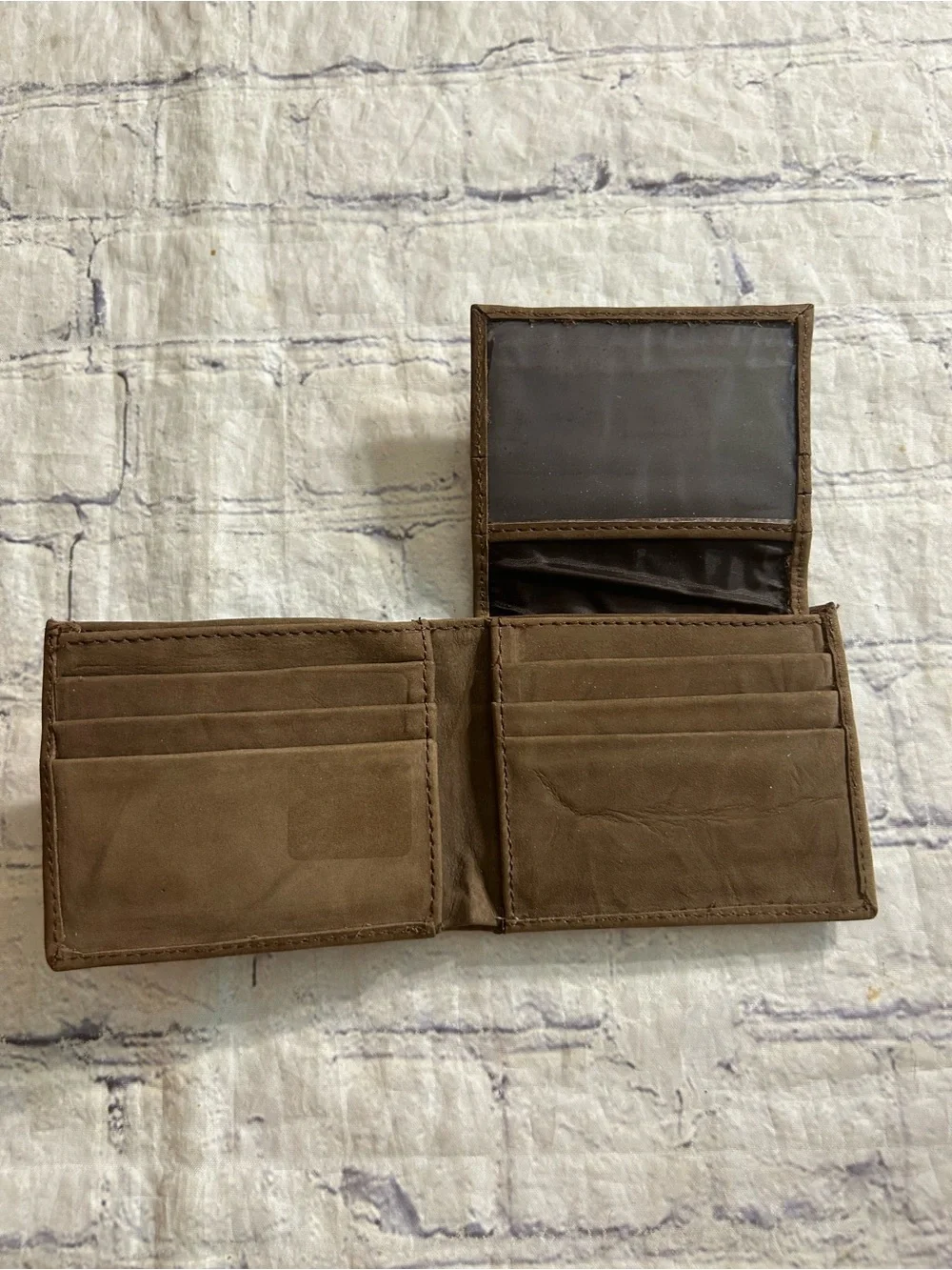 MICHIGAN STATE SPARTANS BROWN DISTRESSED BIFOLD WALLET METAL LOGO PLATE